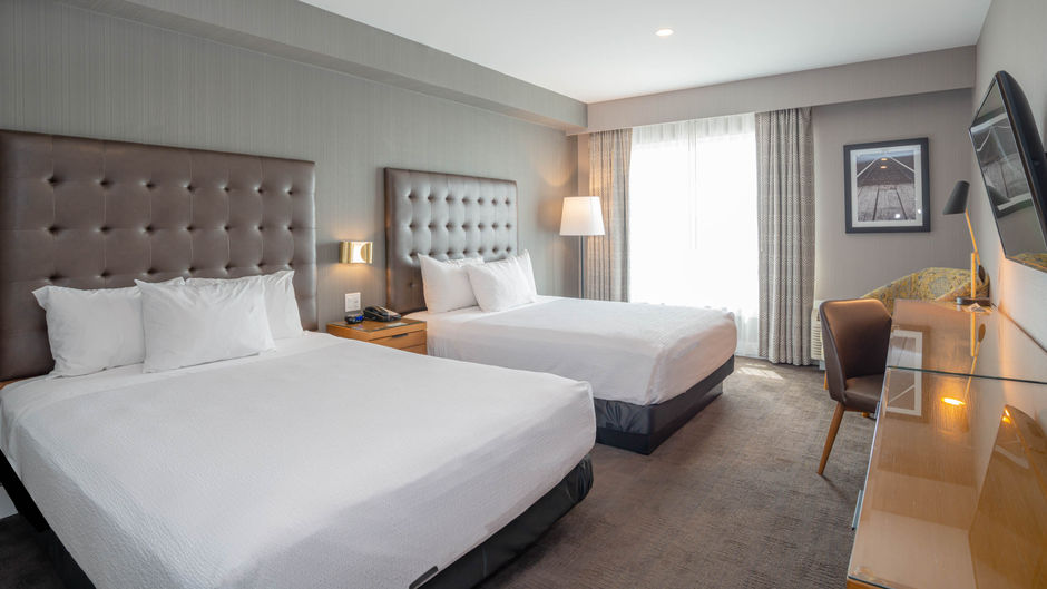 Sandman Hotel Hamilton Room