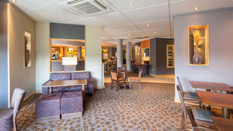 Premier Inn Stoke-Trentham Garden Restaurant