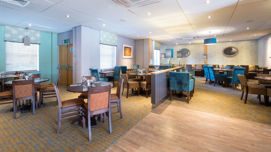Premier Inn Stoke-Trentham Garden Restaurant