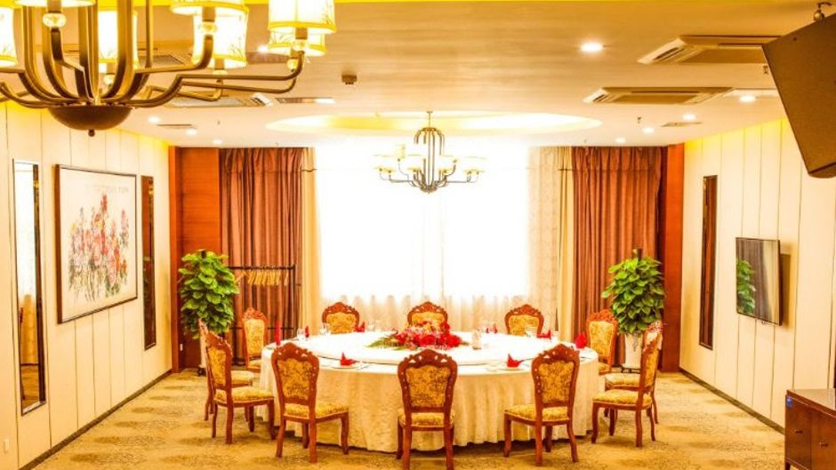 LiuGang Hotel Lobby