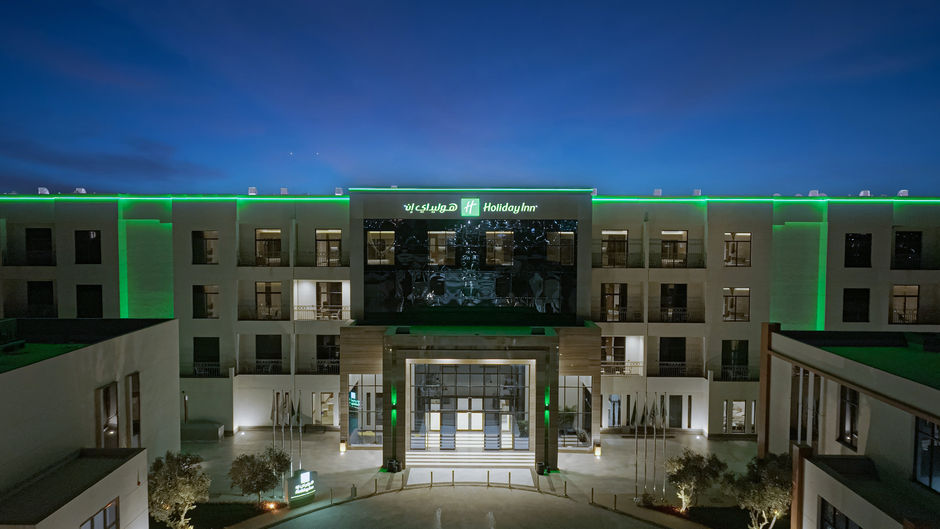 Holiday Inn Riyadh The Business District Exterior