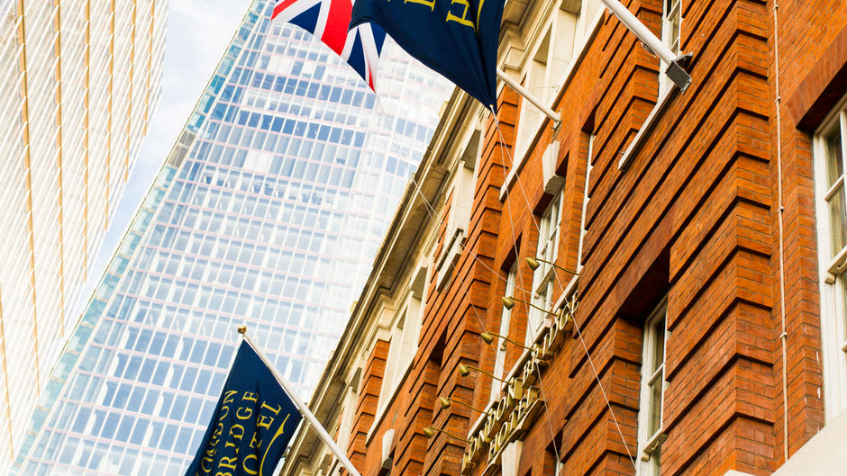 London Bridge Hotel Exterior