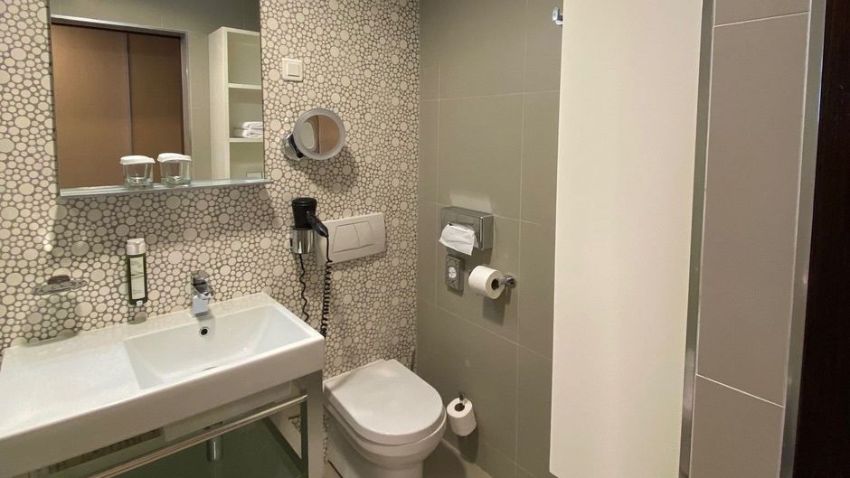Habakuk Hotel Room