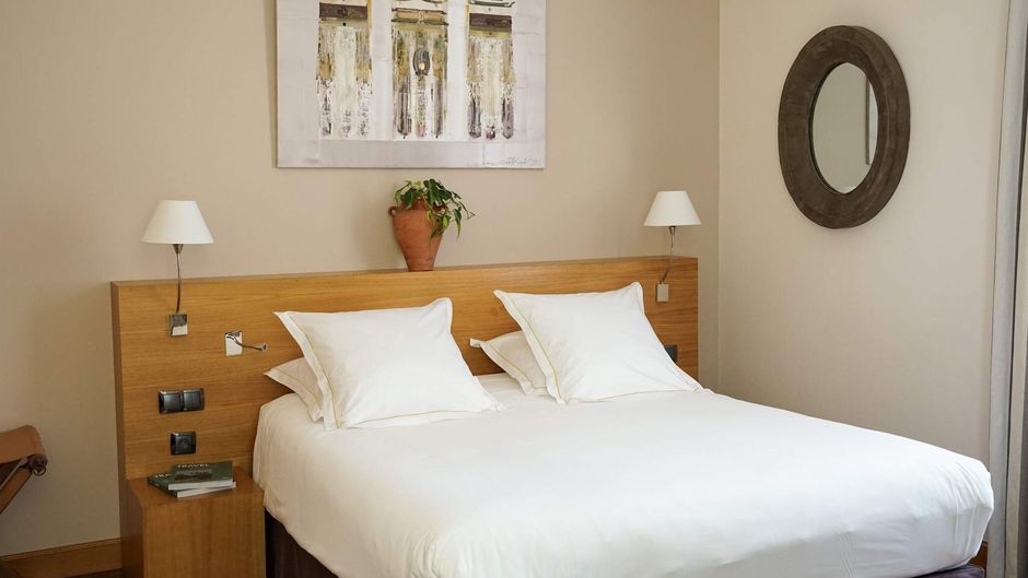 Hostellerie de Levernois Room