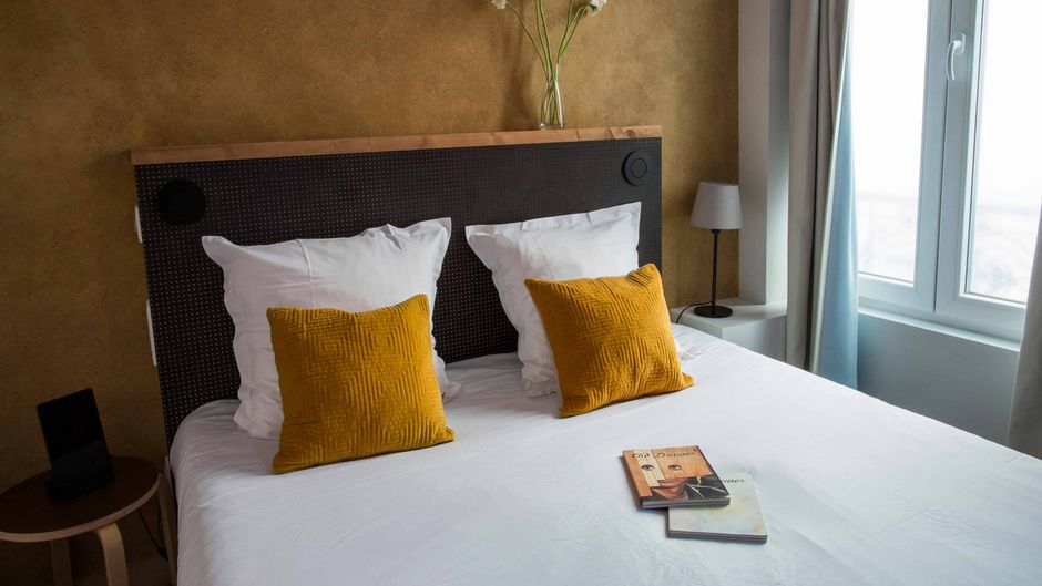 Hotel La Nouvelle Republique Room