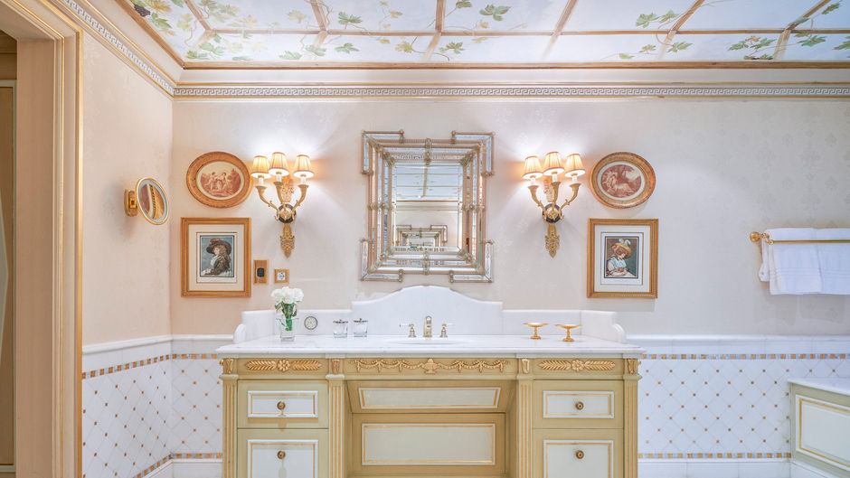 Four Seasons Hotel Alexandria Room