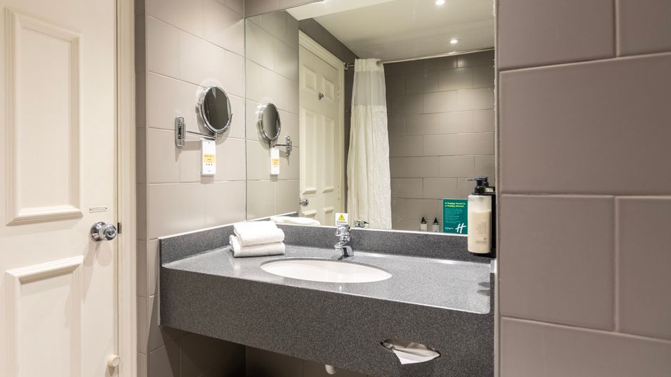 Holiday Inn Room