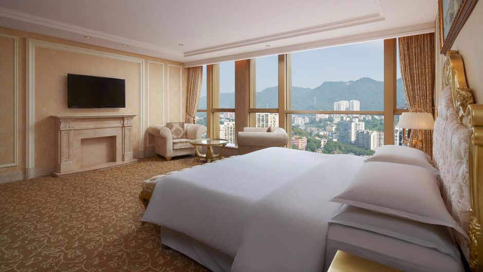 Sheraton Chongqing Hotel Room