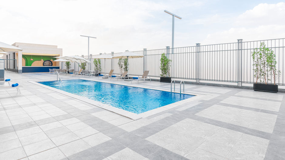 Holiday Inn Riyadh The Business District Pool
