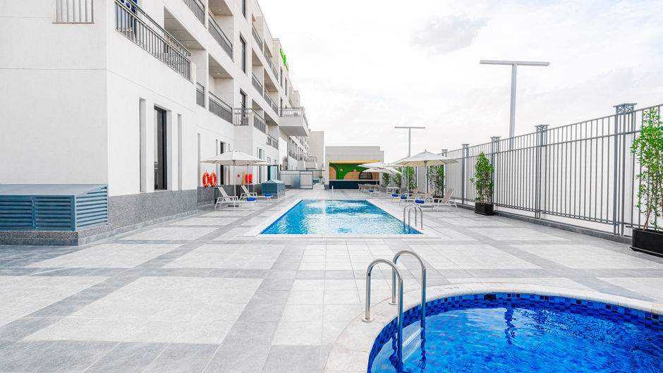 Holiday Inn Riyadh The Business District Pool