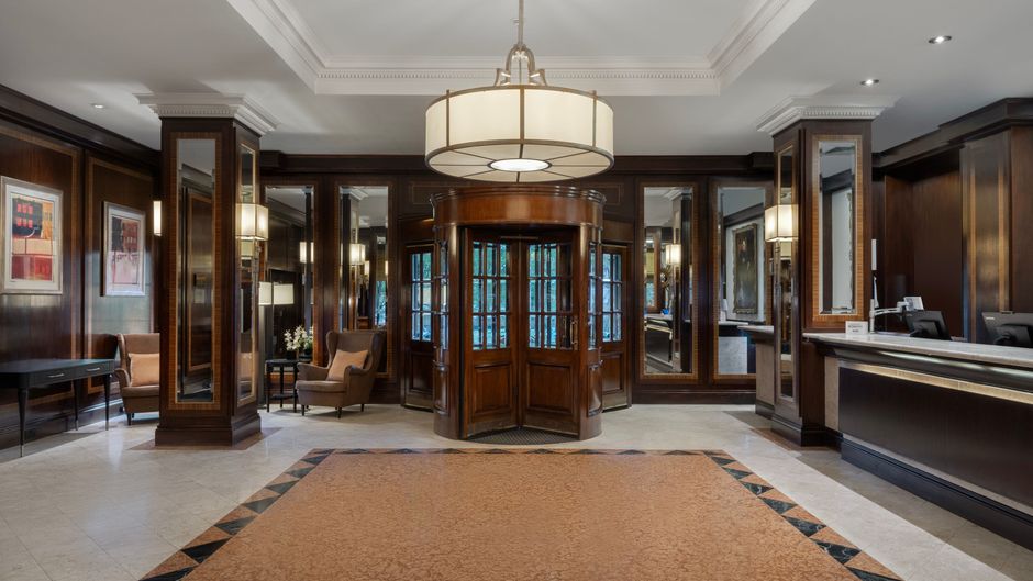 Delta Hotels Birmingham Lobby