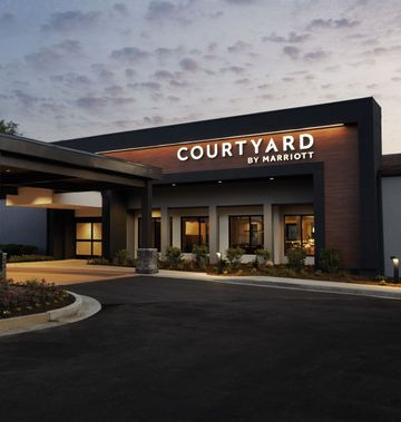 Courtyard St Louis Downtown West