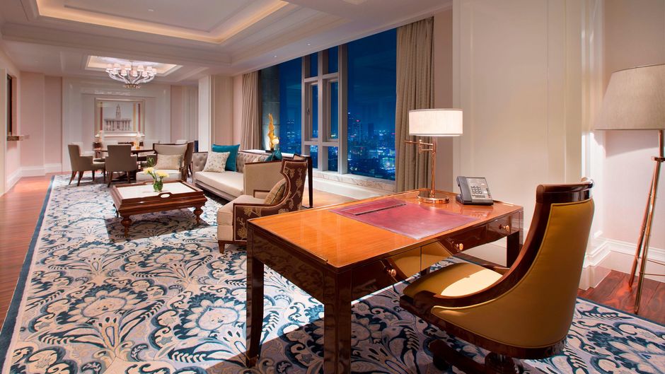 Sheraton Grand Wuhan Hankou Hotel Room