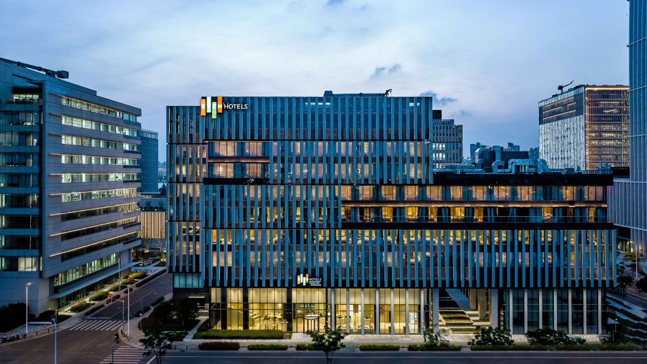 EVEN Hotel Shanghai Expo Exterior