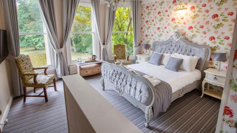 Woodland Manor Hotel Suite