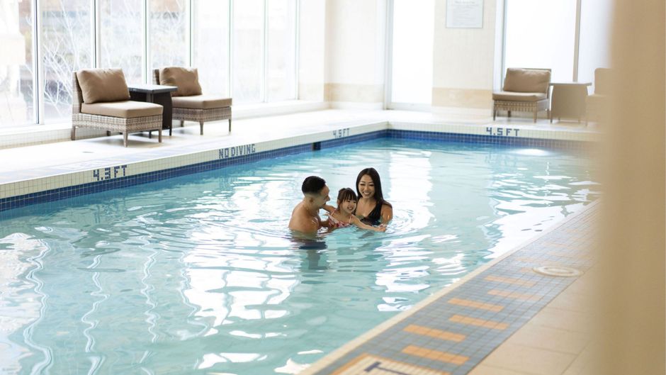 Vancouver Marriott Pinnacle Downtown Pool