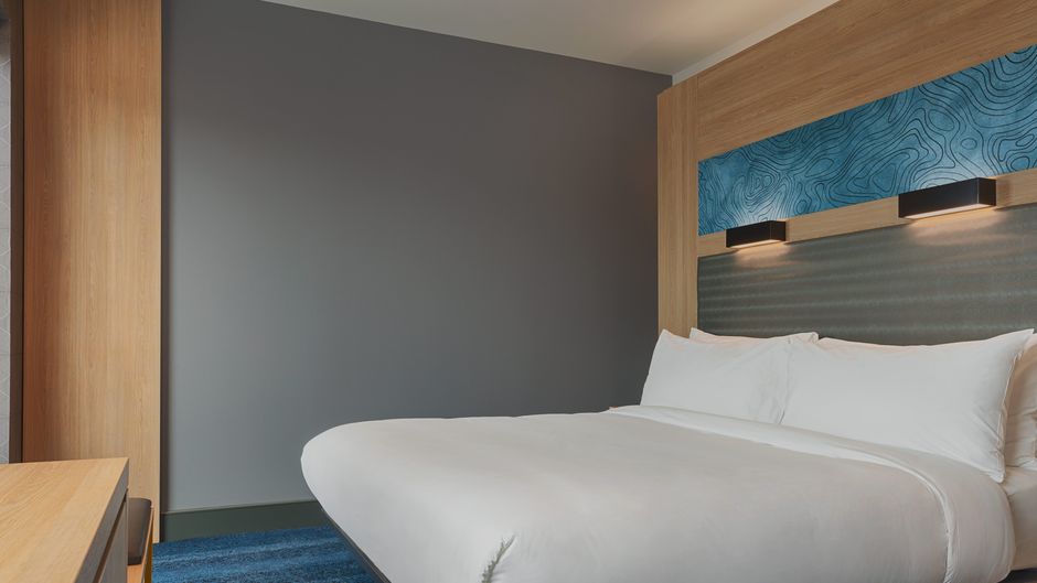 Aloft Aberdeen TECA Room
