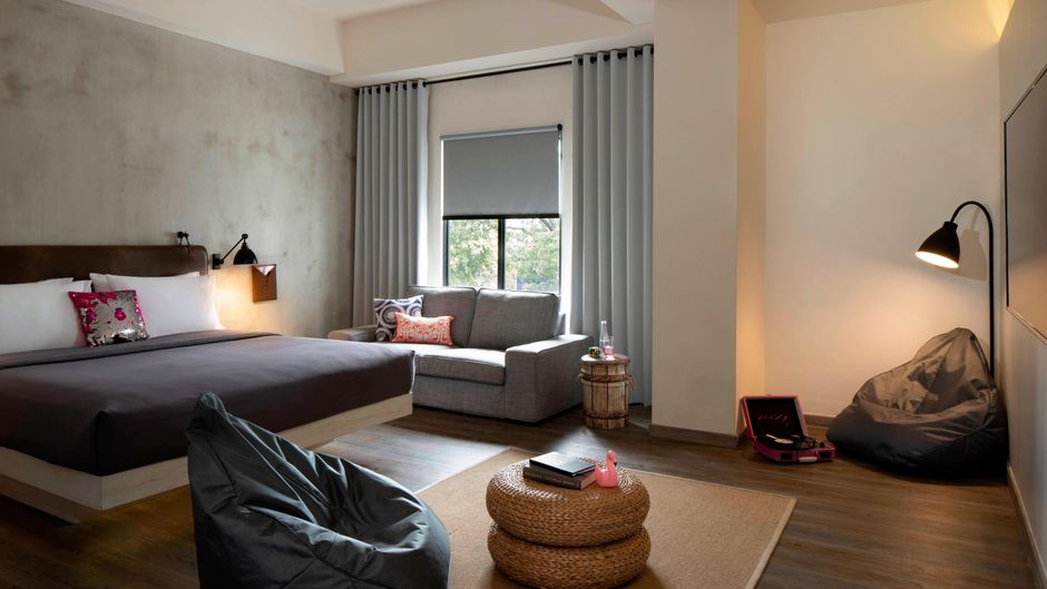 MOXY Bandung Suite
