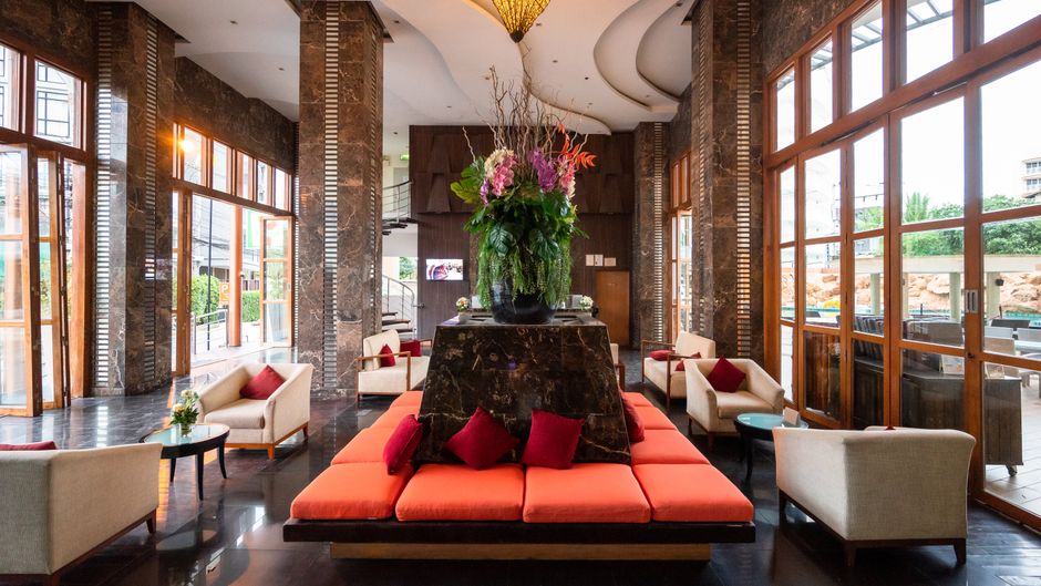 Centara Nova Hotel & Spa Pattaya Lobby