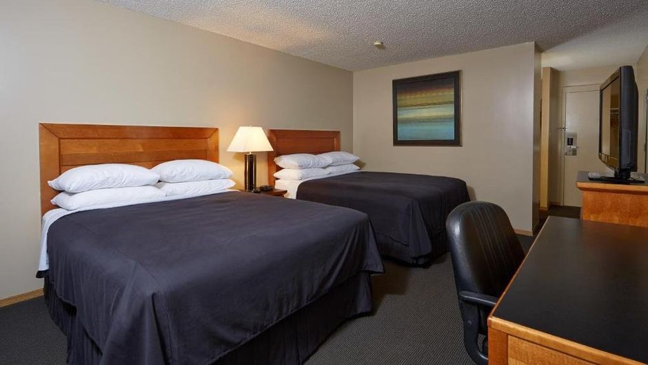 Royal Hotel Room