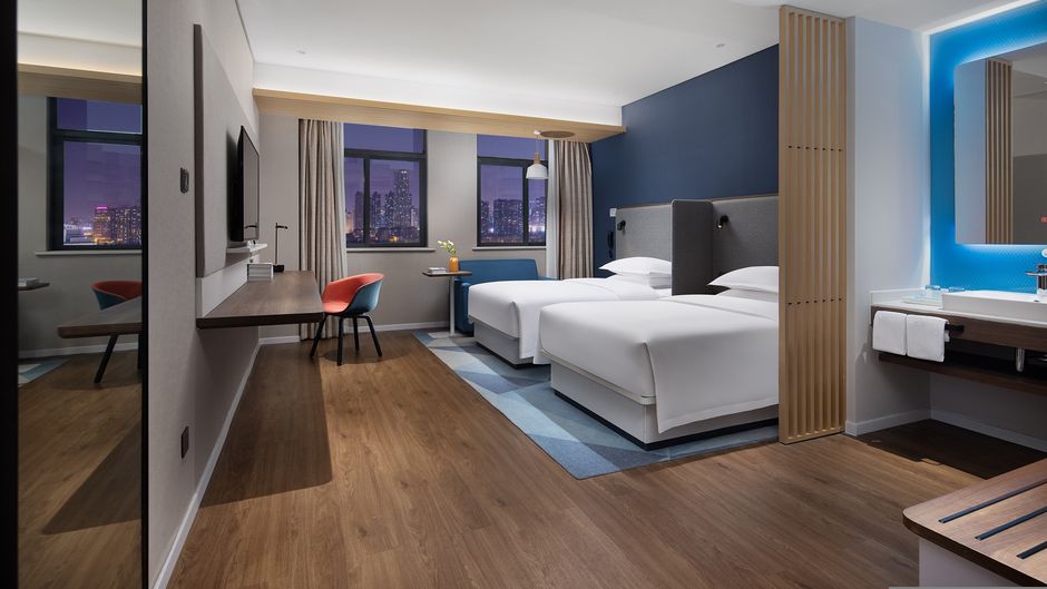 Holiday Inn Exp South Railway Station Room