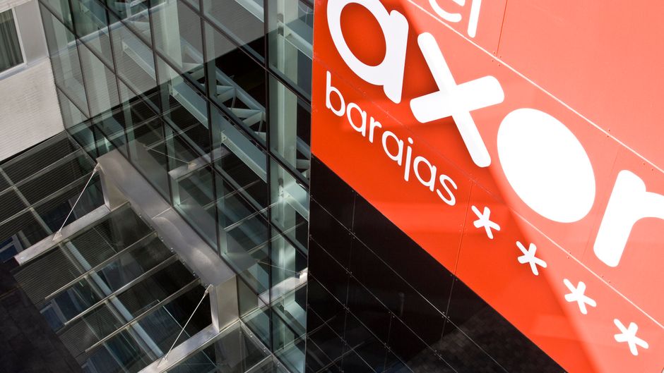 Axor Barajas Hotel Exterior