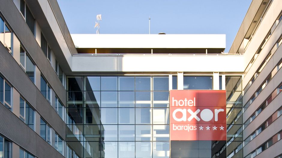 Axor Barajas Hotel Exterior