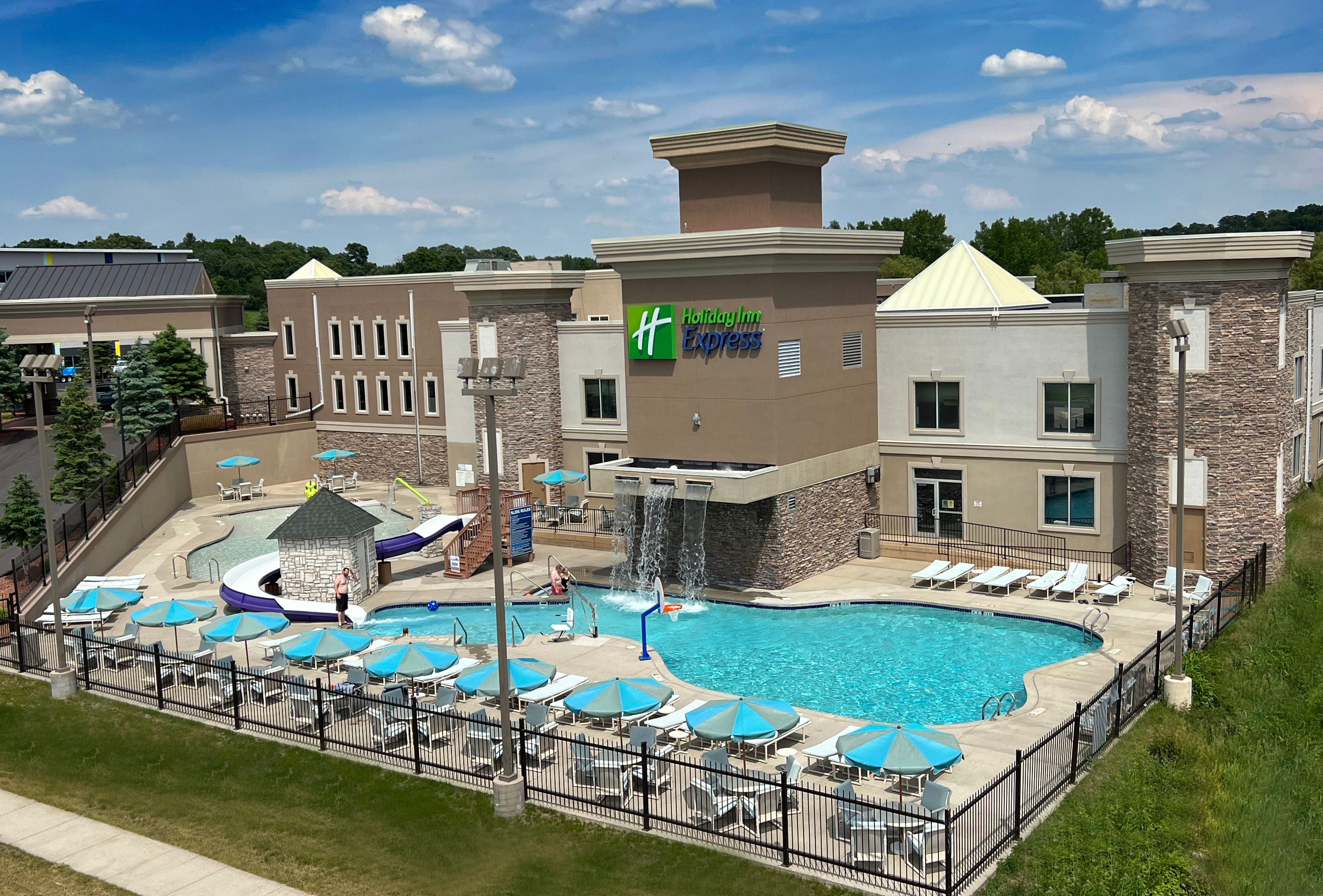 Holiday Inn Express Tourist Class Wisconsin Dells WI Hotels GDS