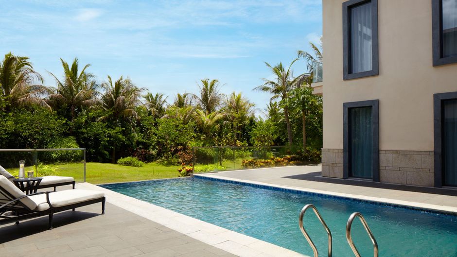 The Ritz-Carlton Haikou Pool