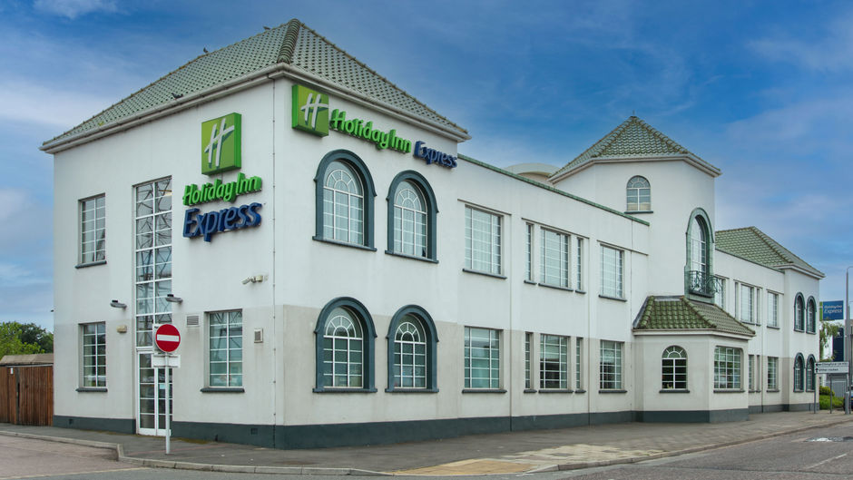 Holiday Inn Express London-Chingford Exterior