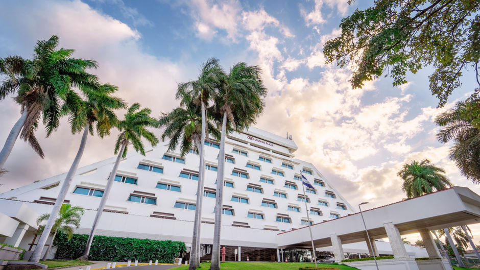 Crowne Plaza Hotel Managua Exterior