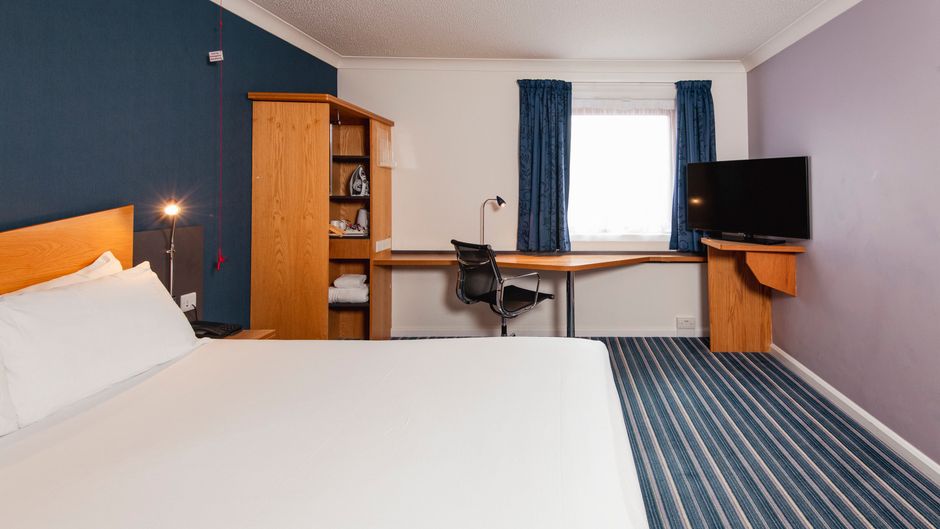 Holiday Inn Express Stafford Hotel Room