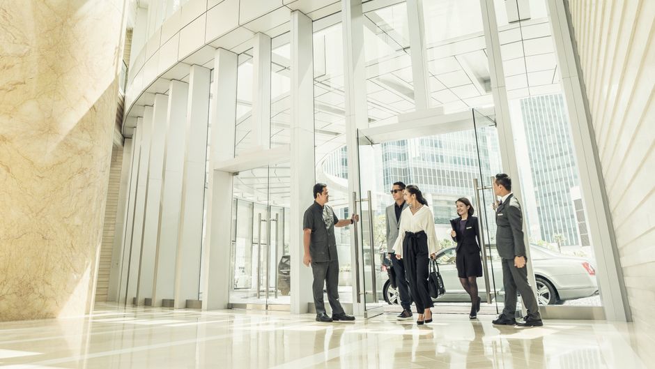 Four Seasons Hong Kong Exterior