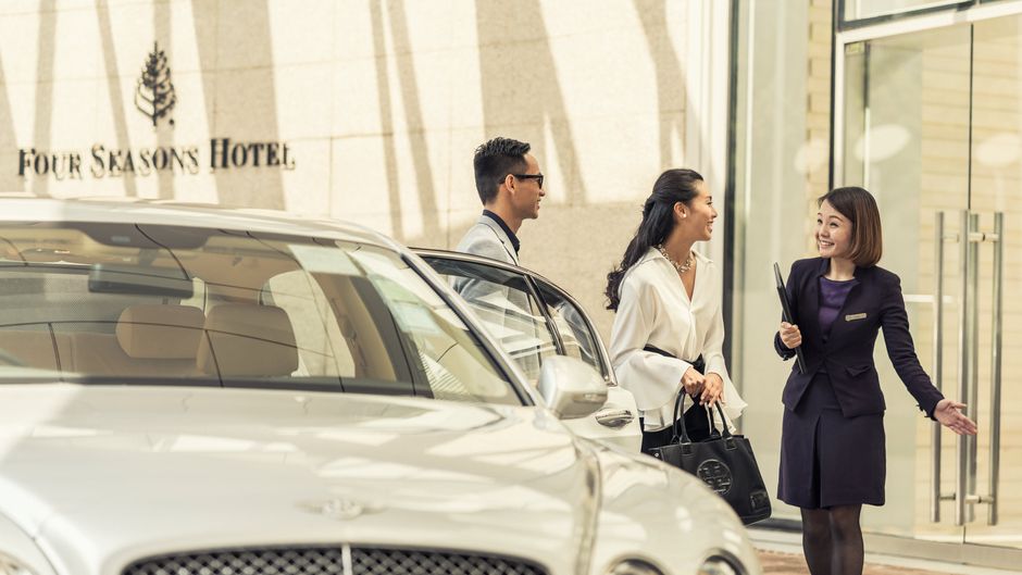 Four Seasons Hong Kong Exterior