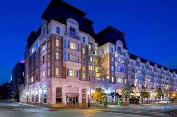 Hotel Commonwealth
