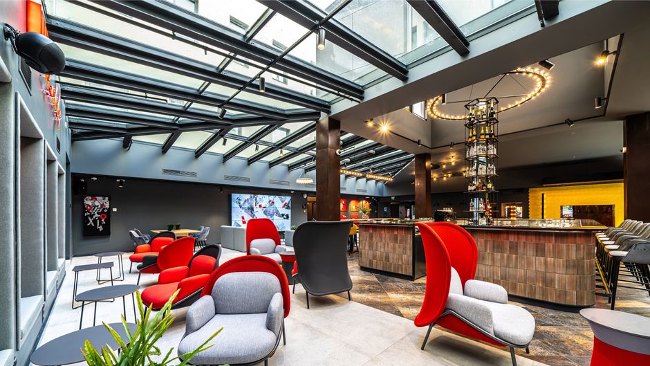 Up Hotel Budapest Lobby