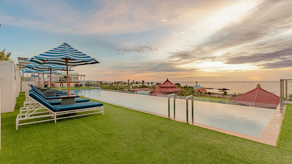 Holiday Inn Express Baruna Bali Pool