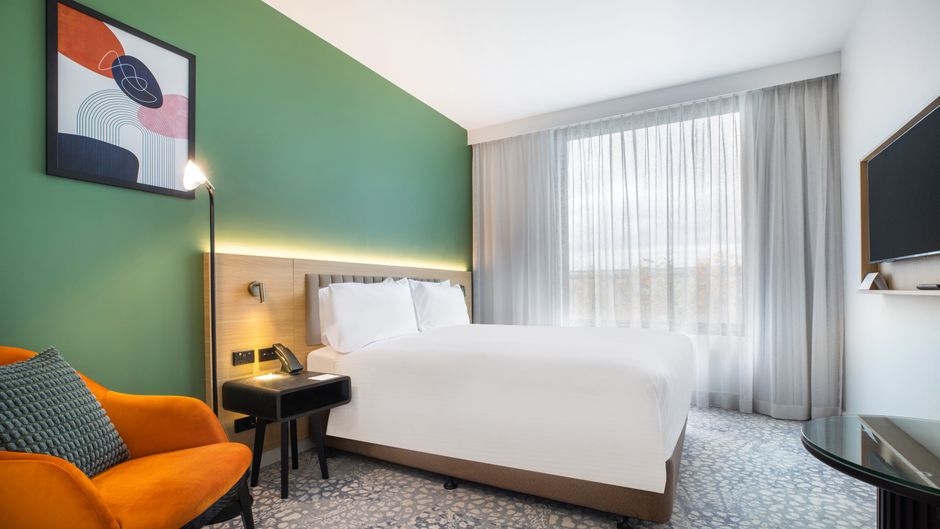 Holiday Inn Dandenong Room