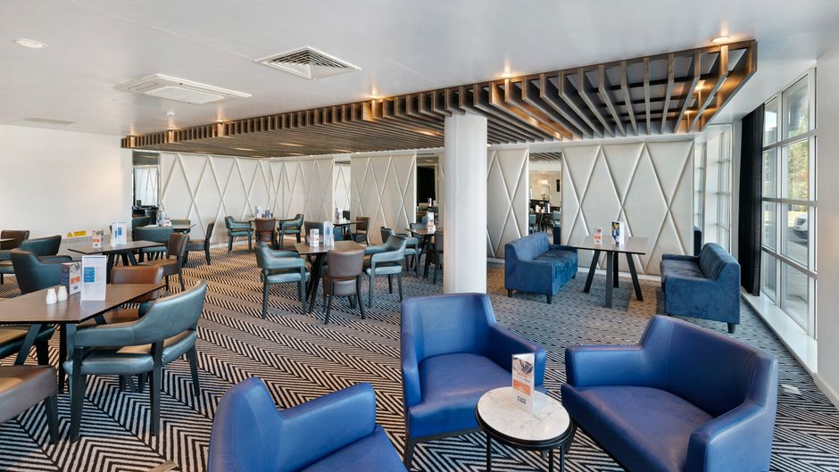 Holiday Inn Express Leigh Sports Village Restaurant