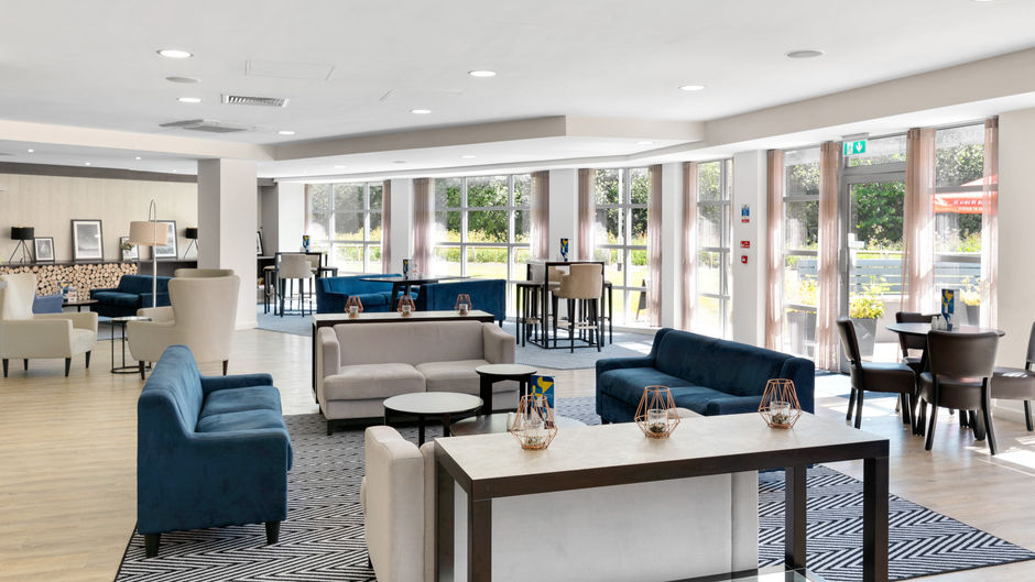 Holiday Inn Express Leigh Sports Village Restaurant