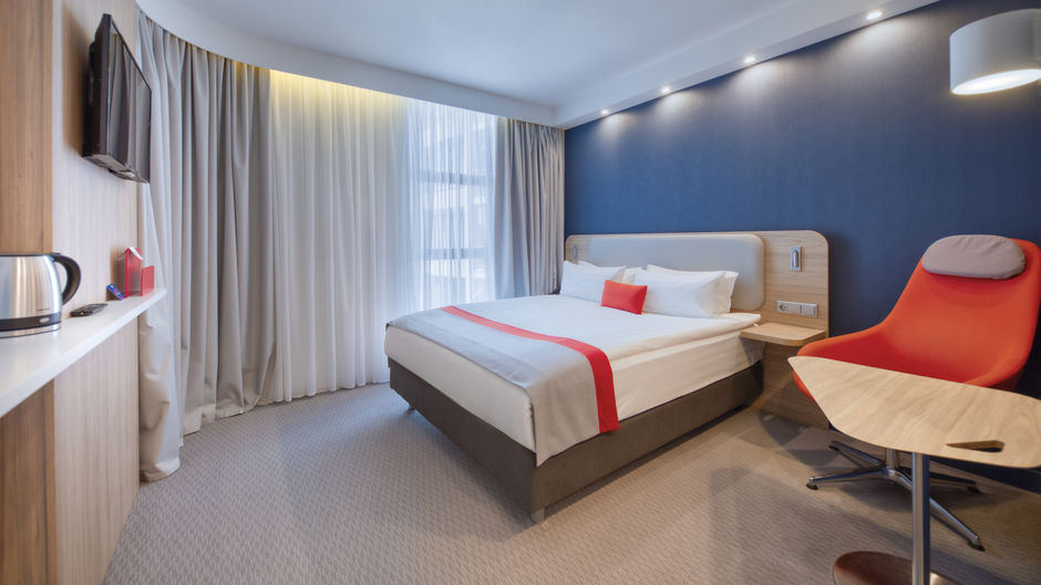 Holiday Inn Express Yerevan Room