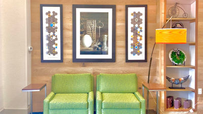 Holiday Inn Express & Suites