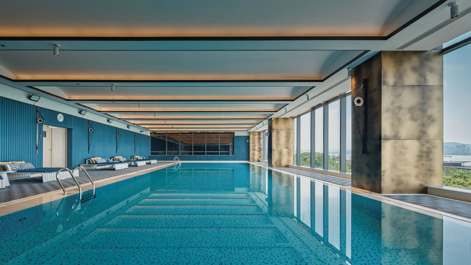 Crowne Plaza Binjiang Pool