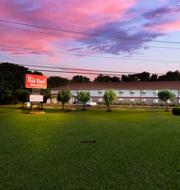 Red Roof Inn & Suites Vineland - Buena