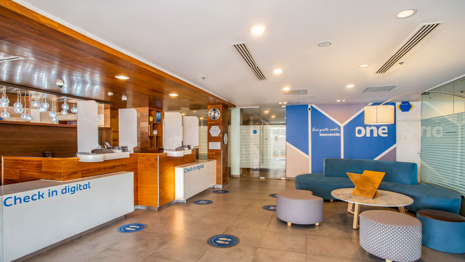 One Saltillo Aeropuerto Lobby