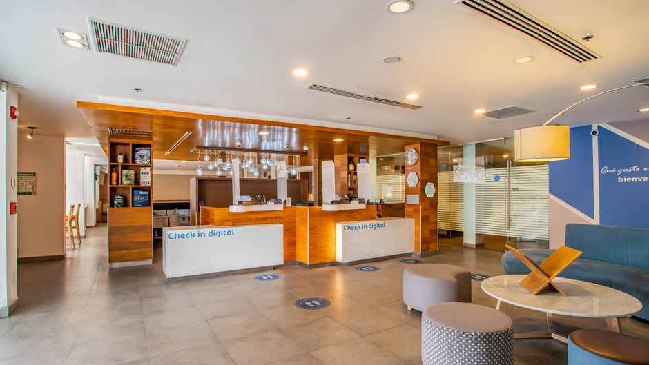 One Saltillo Aeropuerto Lobby