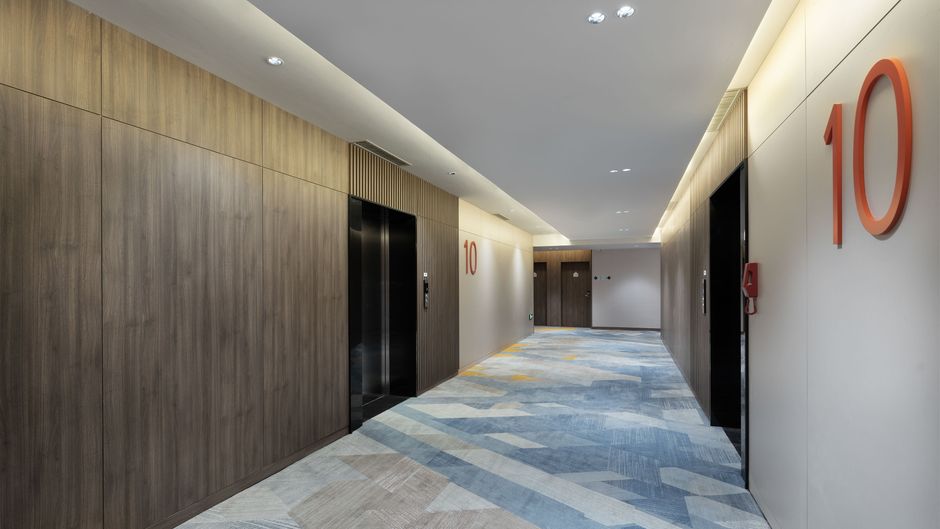 Holiday Inn Exp Kunming Panlon Lobby
