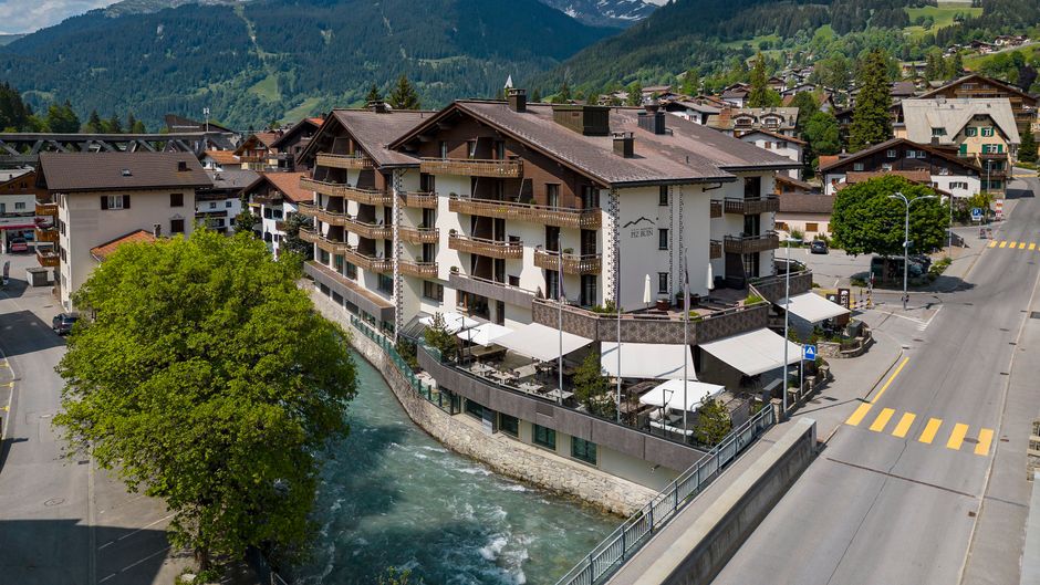 Hotel Piz Buin Exterior