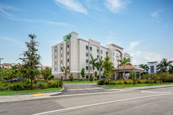 Holiday Inn Express & Suites Miramar