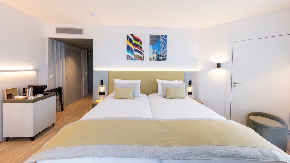 Crowne Plaza Le Dome Room